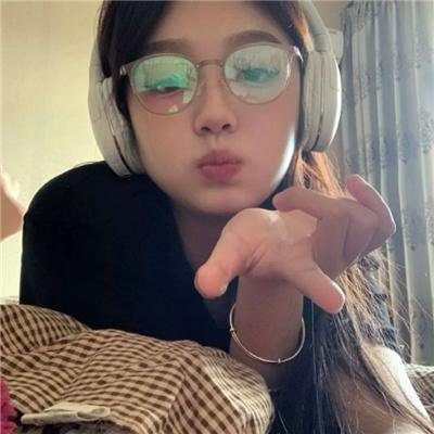津津井小姐 在线观看封面